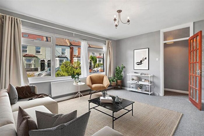 2 Bedroom Flat To Rent In Natal Road, Streatham, SW16