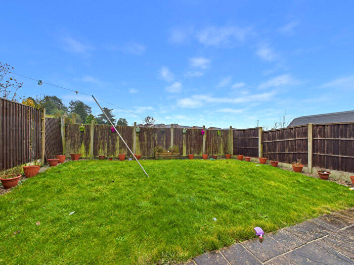 3 Bedroom Semi-Detached House To Rent In Reeves Avenue, Pilsley, S45