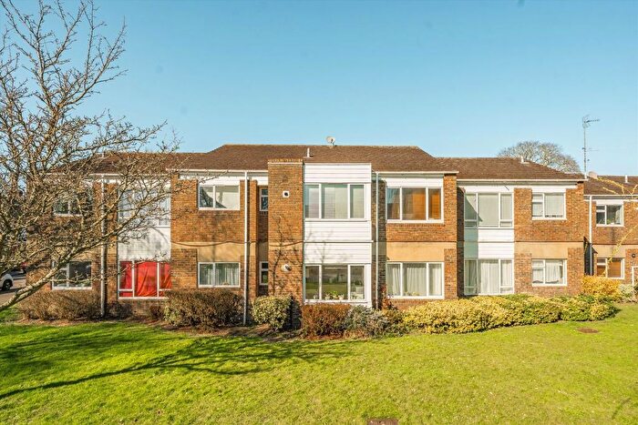 1 Bedroom Flat To Rent In Beard Road, Kingston Upon Thames, KT2