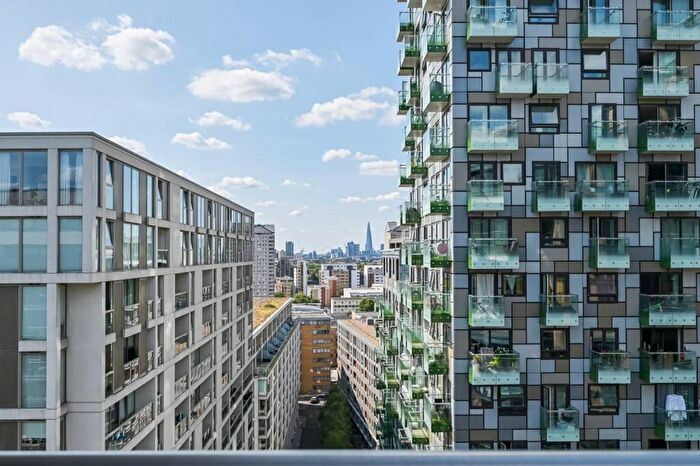 2 Bedroom Flat For Sale In Millharbour, Canary Wharf, London, E14