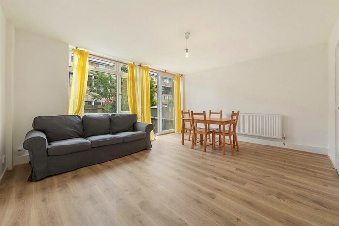 3 Bedroom Duplex To Rent In Roberta Street, Bethnal Green, London, E2
