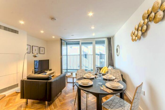 2 Bedroom Flat To Rent In City Road, Clerkenwell, London, EC1V