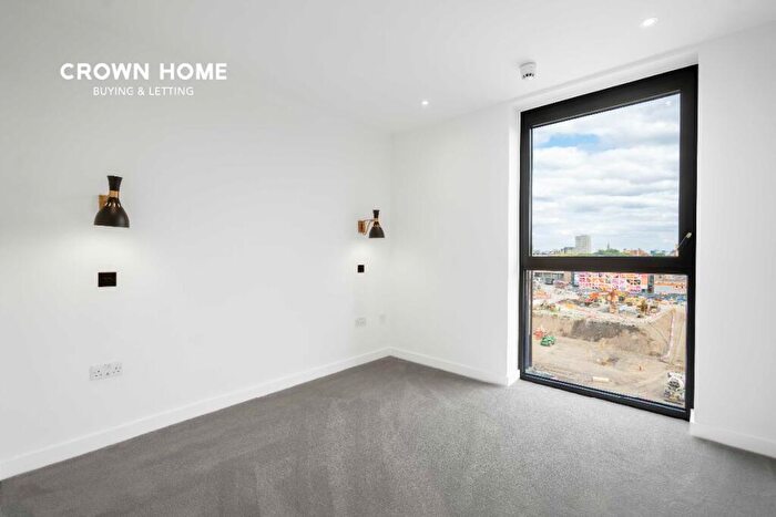 2 Bedroom Apartment To Rent In Boxwood Gardens, London Dock, E1W