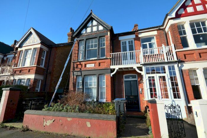 2 Bedroom Flat To Rent In Pierremont Avenue, Broadstairs, CT10