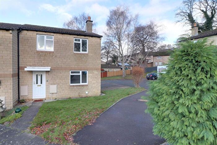 2 Bedroom Semi-Detached House For Sale In Starling Court, Stonehouse, GL10