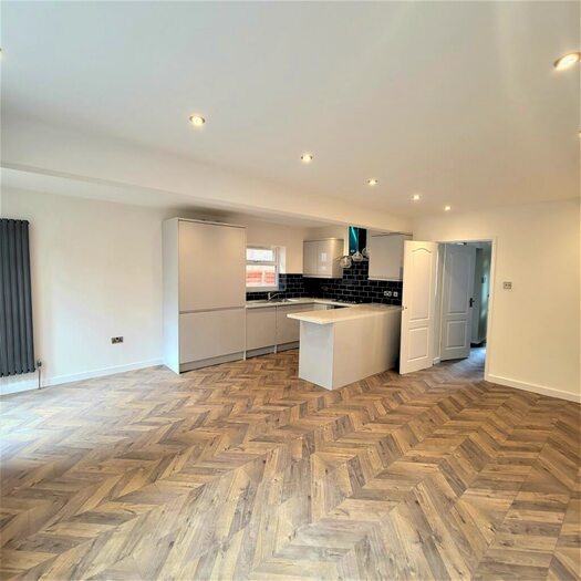 4 Bedroom Semi-Detached House To Rent In Derby Road, Manchester, M14