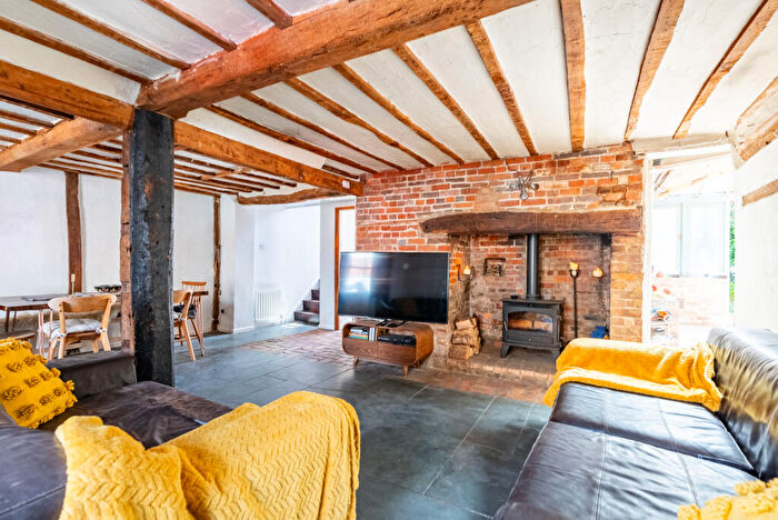 3 Bedroom End Of Terrace House For Sale In High Street, Markyate, St. Albans, Hertfordshire, AL3