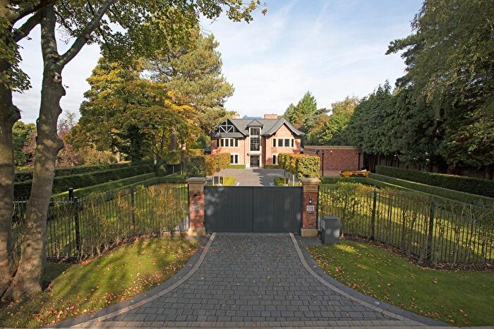 5 Bedroom House For Sale In Withinlee Road, Mottram St. Andrew, SK10