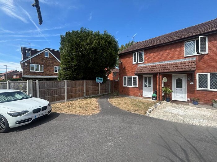 3 Bedroom Semi-Detached House For Sale In Laburnum Road, Wokingham, RG41