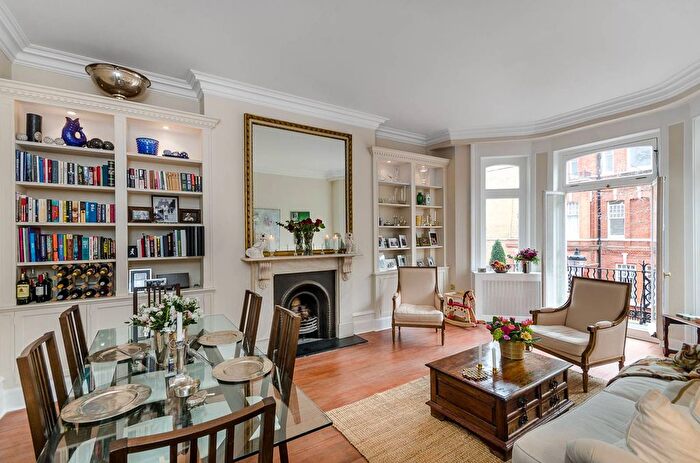 2 Bedroom Flat To Rent In Elm Park Gardens, Chelsea, London, SW10