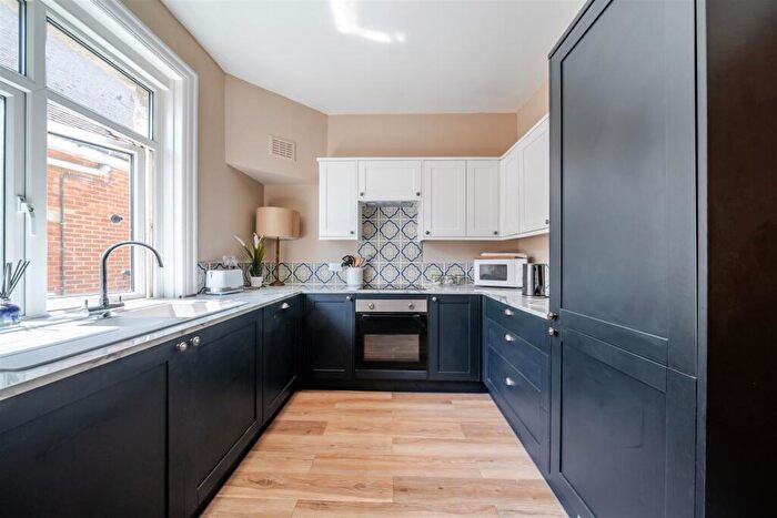 5 Bedroom House For Sale In Cliff Avenue, Swanage, BH19 - Photo 5