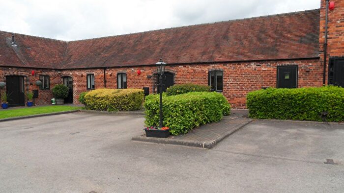 3 Bedroom Barn Conversion To Rent In Pinfold Lane, Walsall, WS9