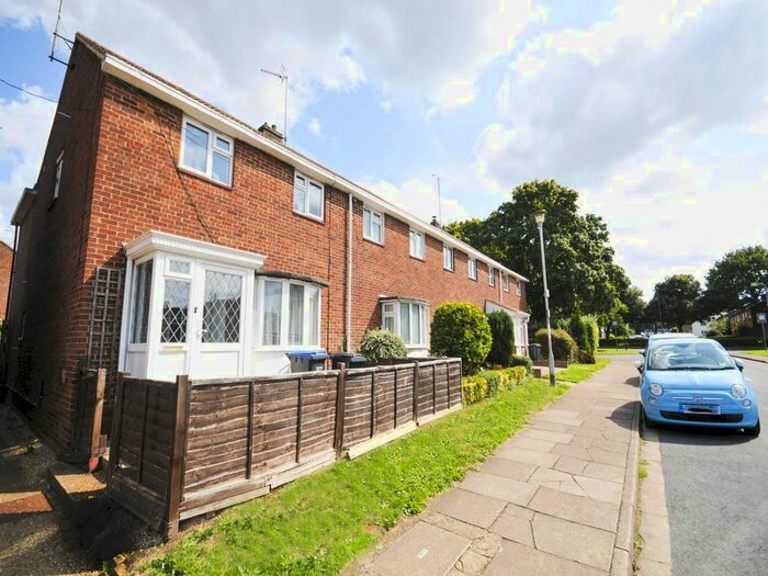 4 Bedroom Property To Rent In Meadow Dell, Hatfield, Hertfordshire, AL10