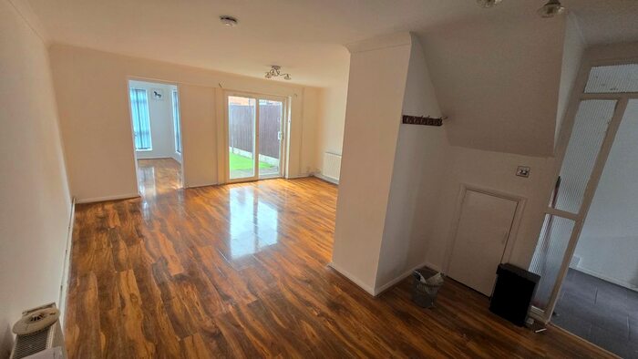 4 Bedroom End Of Terrace House To Rent In Brook Vale, Bexleyheath Erith, DA8