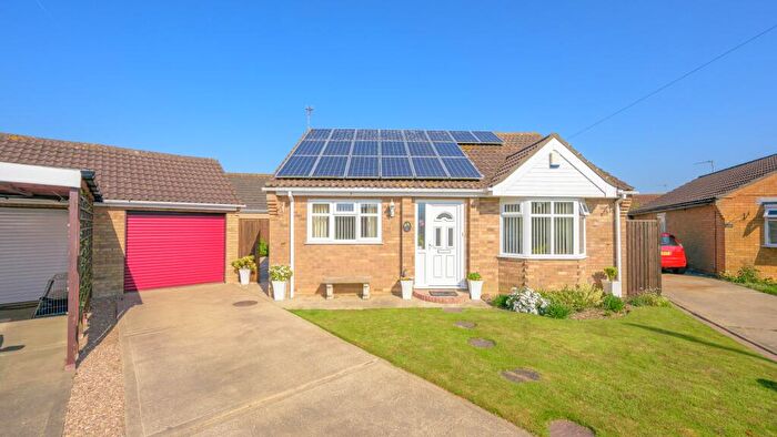 2 Bedroom Detached Bungalow For Sale In Meadowview, Hogsthorpe, PE24