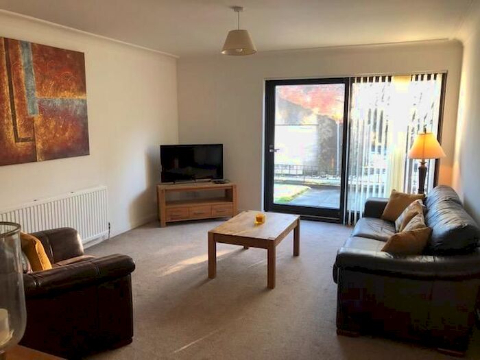 2 Bedroom Flat To Rent In Albert Den, Rosemount, Aberdeen, AB25