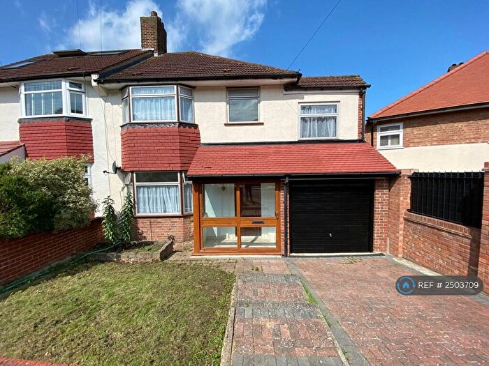 4 Bedroom Semi-Detached House To Rent In Berryhill, London, SE9