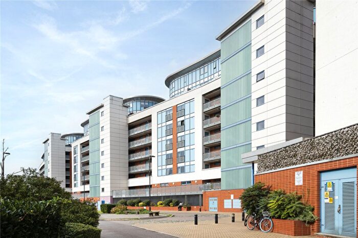 2 Bedroom Flat To Rent In Bray Court, Meath Crescent, London, E2