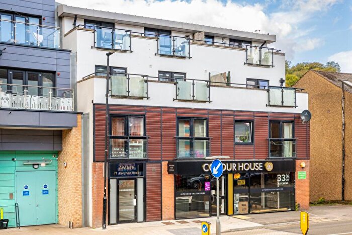 2 Bedroom Flat For Sale In Croydon Road, Caterham, CR3