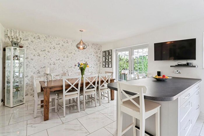 4 Bedroom Detached House For Sale In Fobbing Road, Stanford-Le-Hope, Essex, SS17