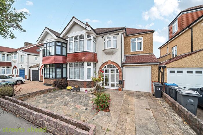 5 Bedroom Semi Detached House For Sale In Nursery Close, Croydon, CR0