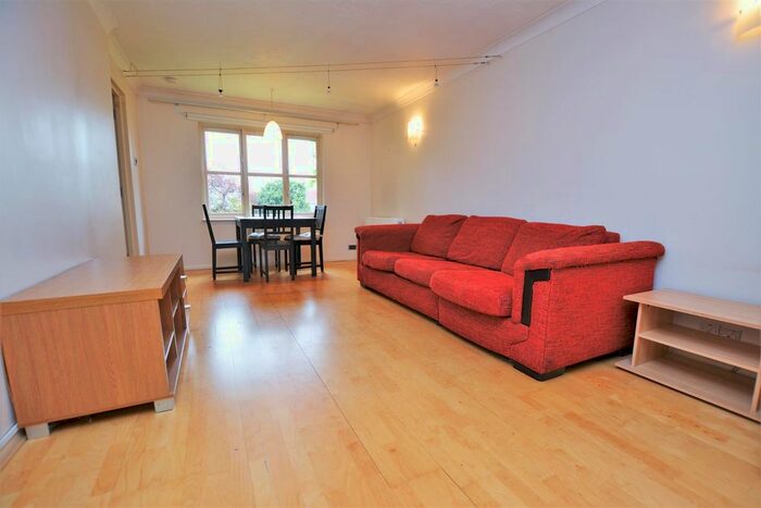 2 Bedroom Flat To Rent In Lowry Crescent, Mitcham, CR4