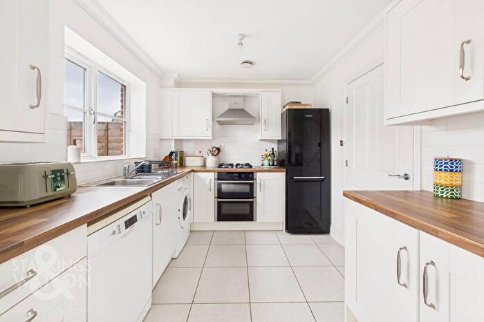 3 Bedroom Town House For Sale In Alec East Road, Blofield, Norwich, NR13