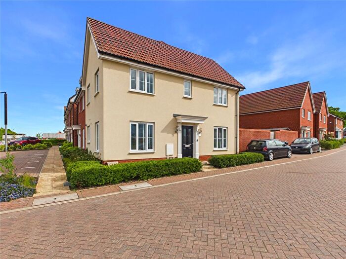 3 Bedroom Semi Detached House For Sale In Northfield View, Sproughton, Ipswich, Suffolk, IP8