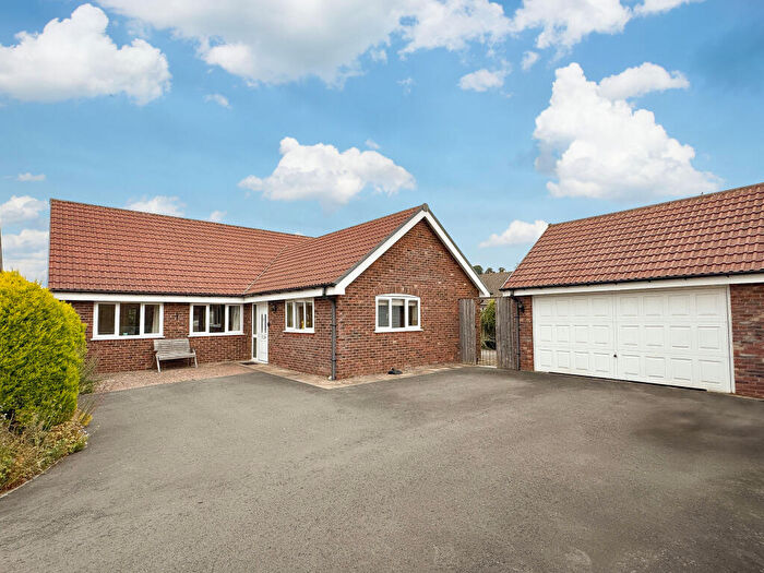 4 Bedroom Detached Bungalow For Sale In Hawthorn Rise, Peterchurch, Herefordshire, HR2