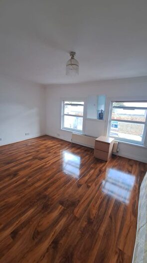 2 Bedroom Maisonette To Rent In Elderton Road, Sydenham, SE25