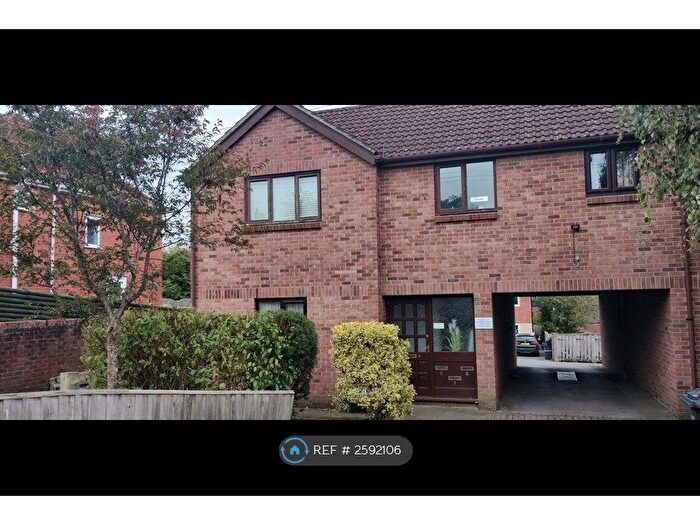 1 Bedroom Flat To Rent In Fielding Court, Yeovil, BA21