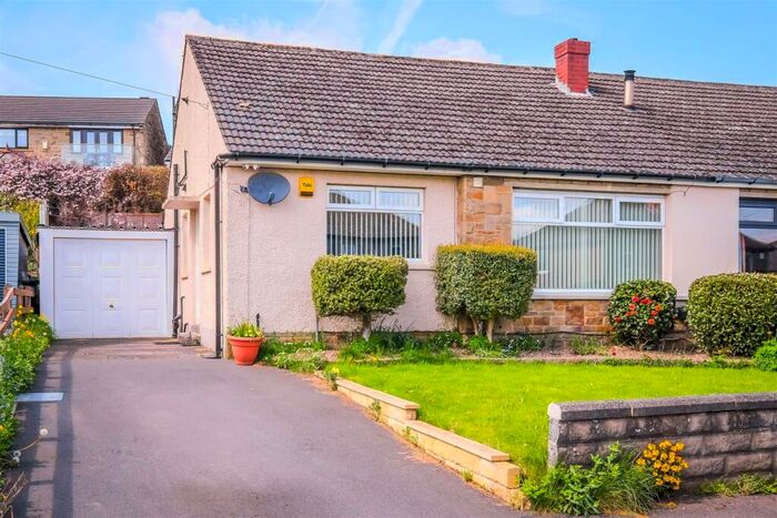 2 Bedroom Semi-Detached Bungalow To Rent In Weatherhill Crescent, Huddersfield, HD3