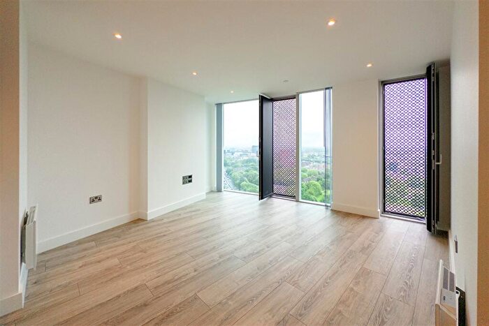 2 Bedroom Apartment To Rent In Thr, M15