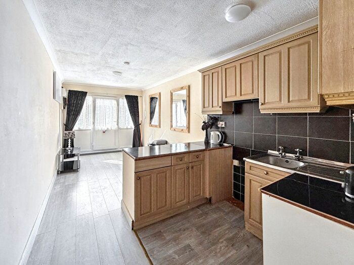 1 Bedroom Flat To Rent In Minster Road, Minster-On-Sea, ME12