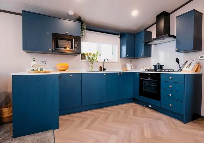 2 Bedroom Mobile/park Home For Sale In High Lane, Sutton On Derwent, York, YO41