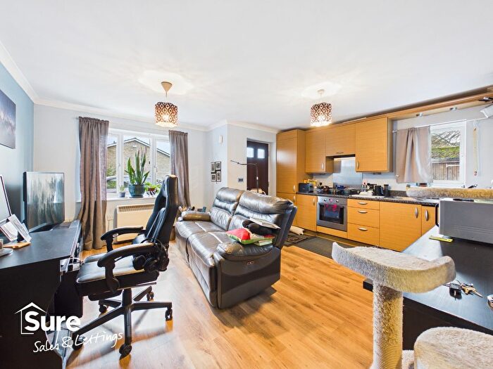 1 Bedroom Maisonette For Sale In Sempill Road, Hemel Hempstead, Hertfordshire, HP3