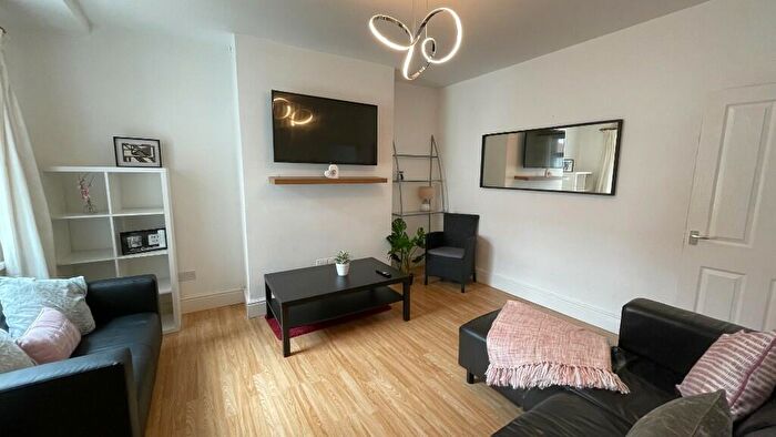 4 Bedroom Terraced House To Rent In West Street, Chester, Cheshire, CH2