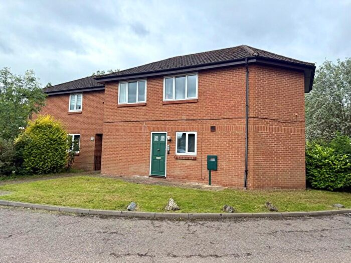 3 Bedroom Maisonette To Rent In Sheppards Close, Newport Pagnell, MK16