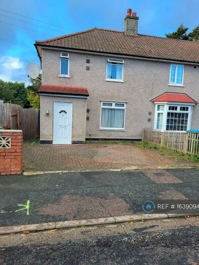 3 Bedroom Semi-Detached House To Rent In Topley Street, London, SE9