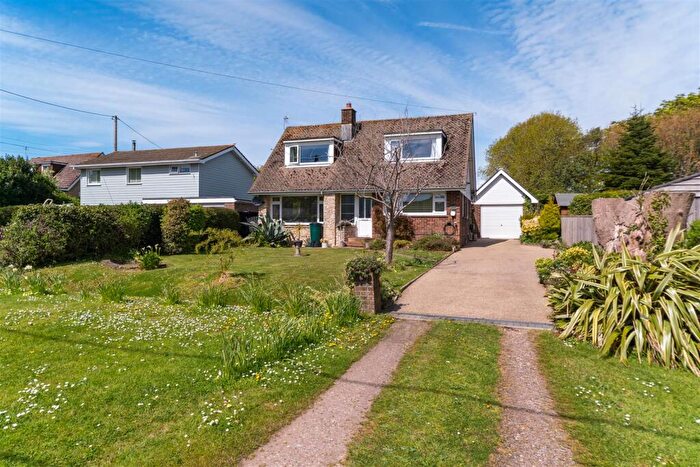 3 Bedroom Detached House For Sale In Norton Green, Isle Of Wight, PO40