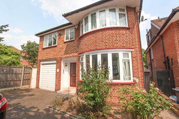 5 Bedroom Detached House To Rent In Queens Way, Hendon, NW4