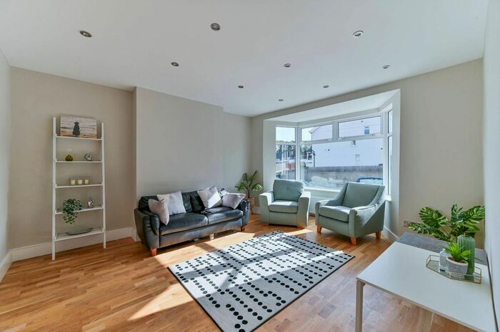 2 Bedroom Flat To Rent In Norbury Court Road, Norbury, SW16