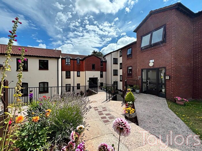 2 Bedroom Flat For Sale In Pebble Court, Goodrington, Paignton, TQ4