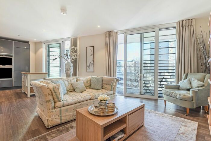 2 Bedroom Flat To Rent In Buckhold Road, Wandsworth, SW18