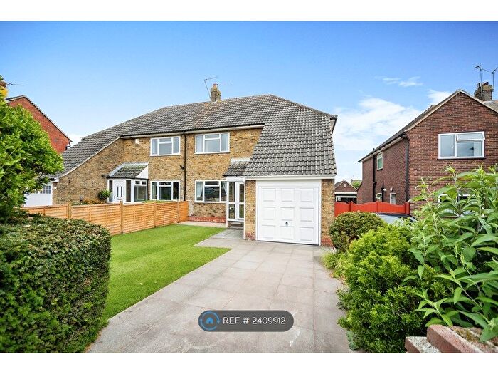 4 Bedroom Semi-Detached House To Rent In The Shades, Rochester, ME2
