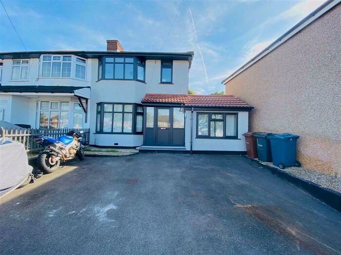 4 Bedroom Semi-Detached House To Rent In Honeypot Lane, Stanmore, Middlesex, HA7