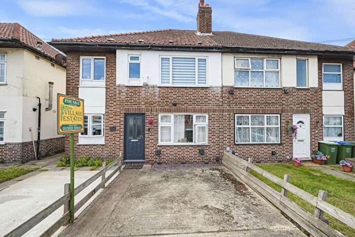 2 Bedroom Maisonette For Sale In Woodside Lane, Bexley, DA5