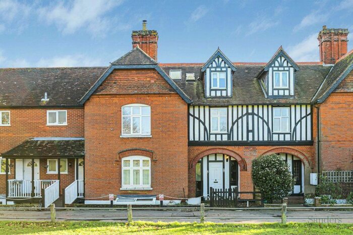 4 Bedroom Flat To Rent In Recreation Ground, Stansted, Essex, CM24