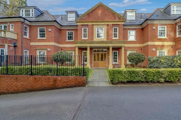 2 Bedroom Flat To Rent In Dry Arch Road, Sunningdale, Ascot, SL5