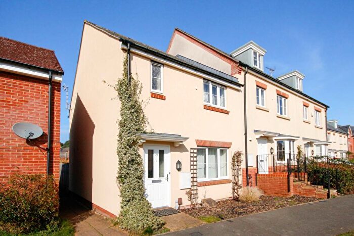 3 Bedroom End Of Terrace House To Rent In Eagle Way, Jennett`s Park, RG12
